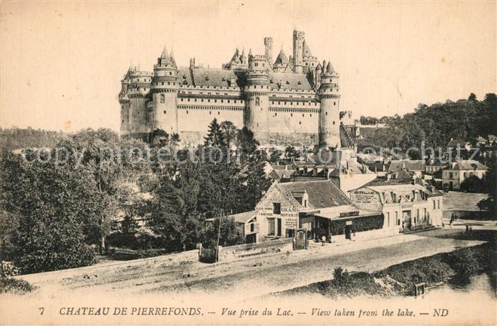 Pierrefonds Oise Chateau vue prise du Lac