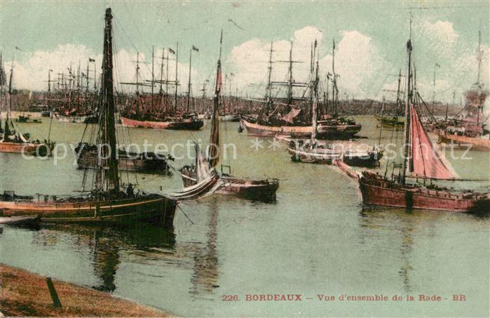 Bordeaux Vue d ensemble de la Rade des bateaux
