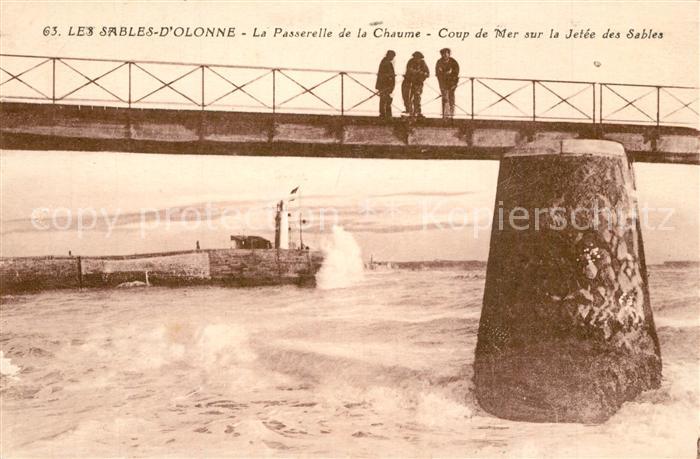 Les Sables-d Olonne La Passerelle de la Chaume Coup de Mer Jetée des Sables