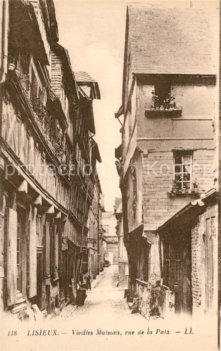 Lisieux Rue de la Paix vieilles maisons