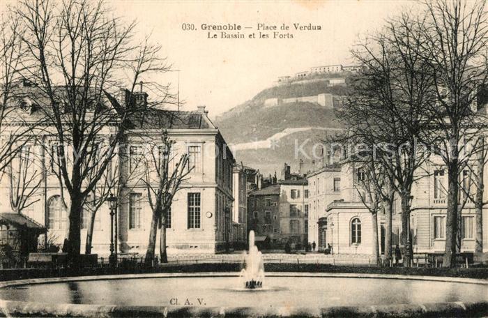 Grenoble Place de Verdun Le Bassin et les Forts