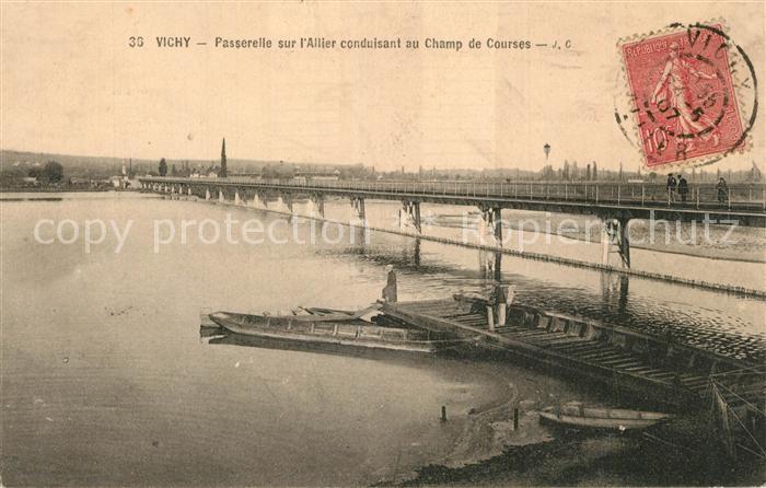 Vichy Allier Passerelle sur l'Allier conduisant au C