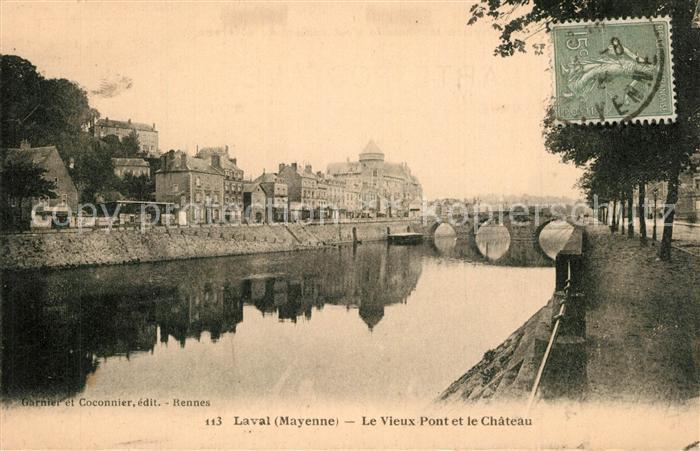 Laval Mayenne Vieux pont et le Chateau