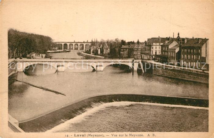 Laval Mayenne Vue sur la Mayenne et ses ponts