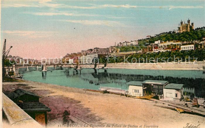 Lyon France La Passerelle du Palais de Justice et Fourvière