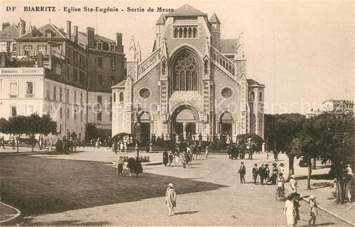 Biarritz Pyrenees Atlantiques Eglise Sainte Eugénie Sortie de Messe