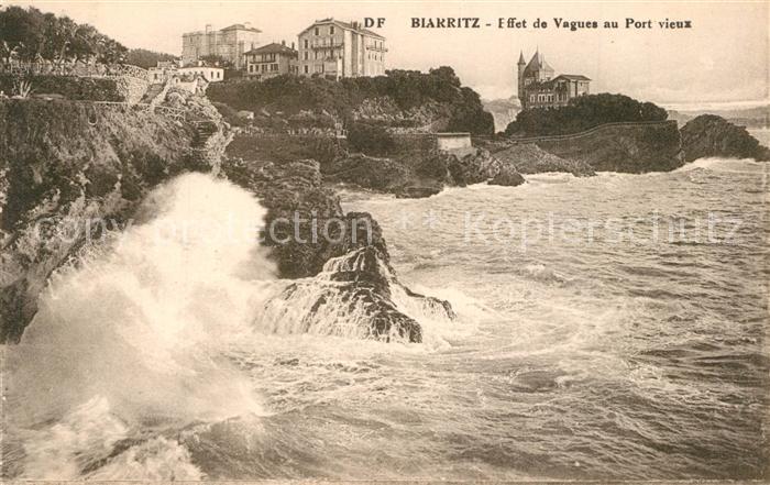 Biarritz Pyrenees Atlantiques Effet de vagues au port vieux Brandung