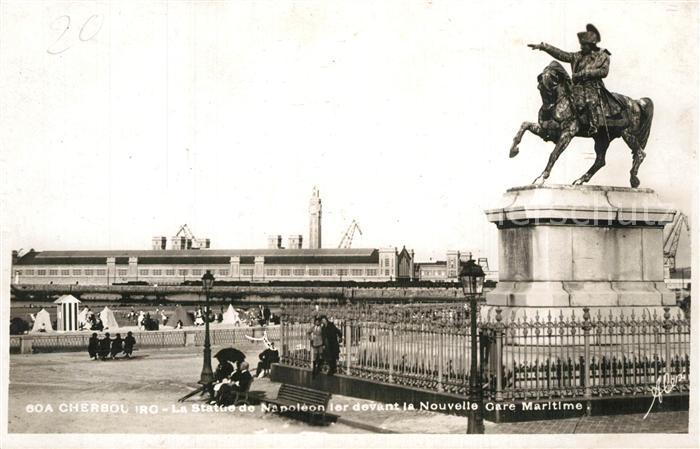 Cherbourg Statue de Napoléon Ier devant la nouvelle Gare Maritime Monument