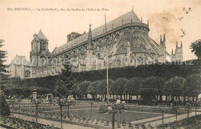 Bourges La Cathedrale vue du Jardin de l Hôtel de Ville