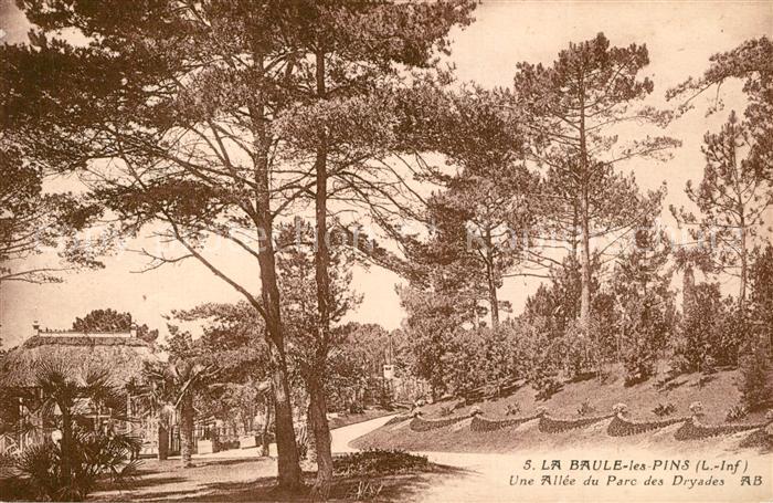 La Baule-les-Pins Une allée du Parc des Dryades