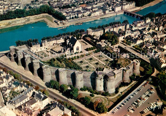 Angers Le chateau reconstruit par Saint Louis Vue aerienne
