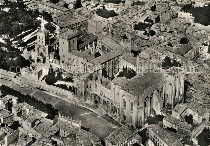 Avignon Vaucluse Vue aérienne sur le Palais des Papes XIVe siècle