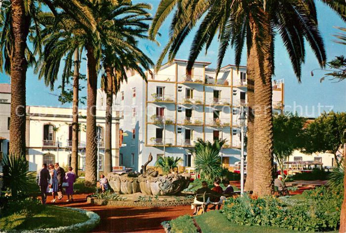 Puerto de la Cruz Plaza de la Iglesia y Hotel Monopol
