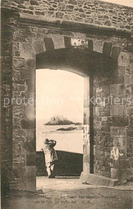 Saint-Malo 35 Le Poste des champs Vauvert et le fort du Petit Be