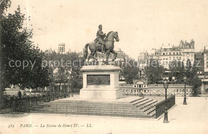 Paris La Statue de Henri IV