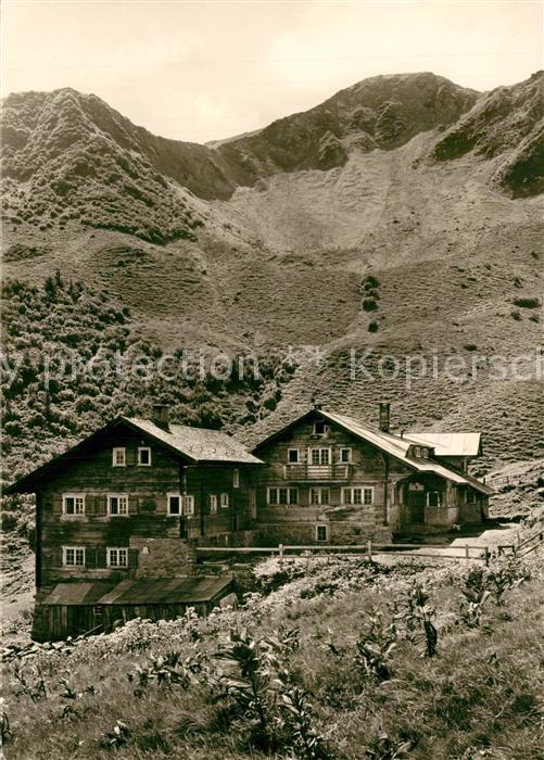Kleinwalsertal Schwarzwasserhuette mit Gruenhorn