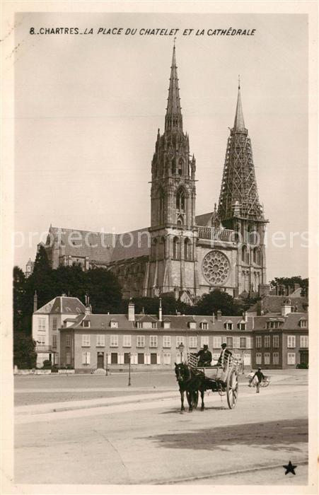 Chartres 28 Place du Chatelet et la Cathedrale