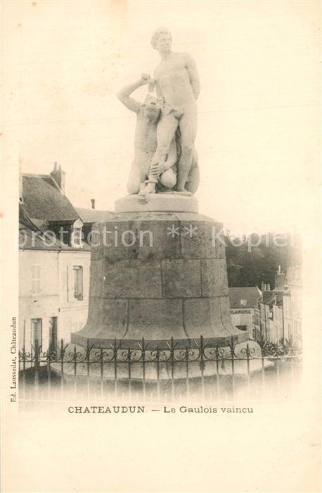 Chateaudun Le Gaulois vaincu Statue Monument
