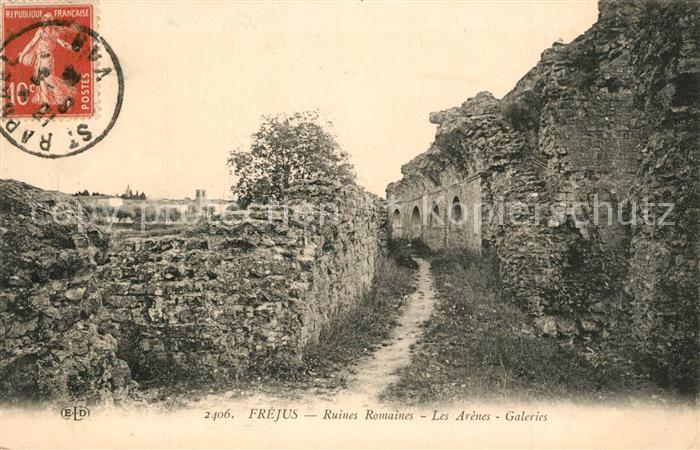 Frejus Ruines Romaines les arènes galeries