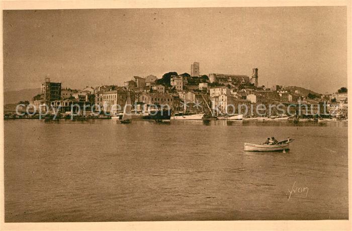 Cannes Alpes-Maritimes Port et Mont Chevalier