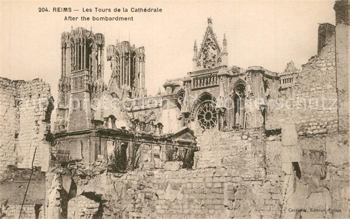 Reims Champagne Ardenne Les Tours de la Cathedrale après le bombardement Ruines
