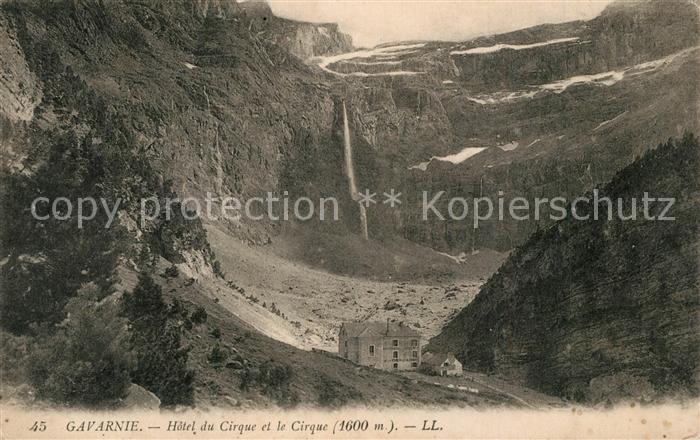 Gavarnie Hautes-Pyrenees Hôtel du Cirque et le Cirque Pyrénées