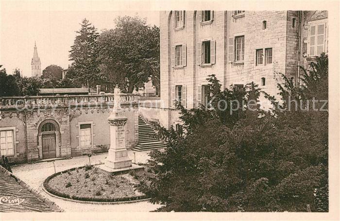 Meximieux Institution Saint J. M. Vianney Cour d honneur