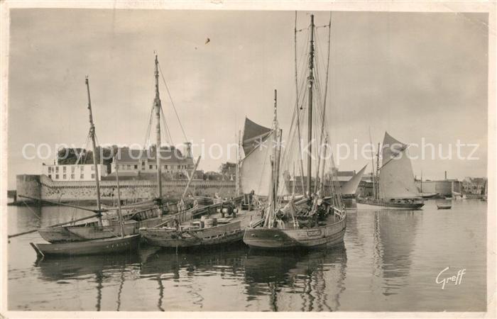 Concarneau Finistere La Ville close Port Bateaux