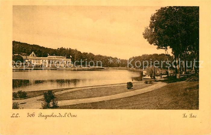 Bagnoles-de-l Orne Promenade au bord de la rivière