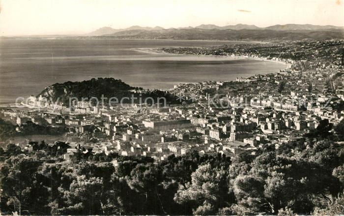 Nice Alpes Maritimes Panorama sur la ville et la Baie des Anges au fond l'Estére