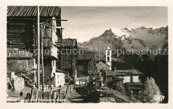 Saint-Veran Village dans les montagnes Eglise Alpes