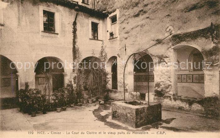 Cimiez Cour du Cloître et vieux puits du Monastère