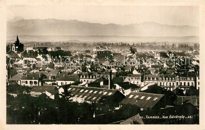 Tarbes Vue Generale de la ville et les Pyrénées