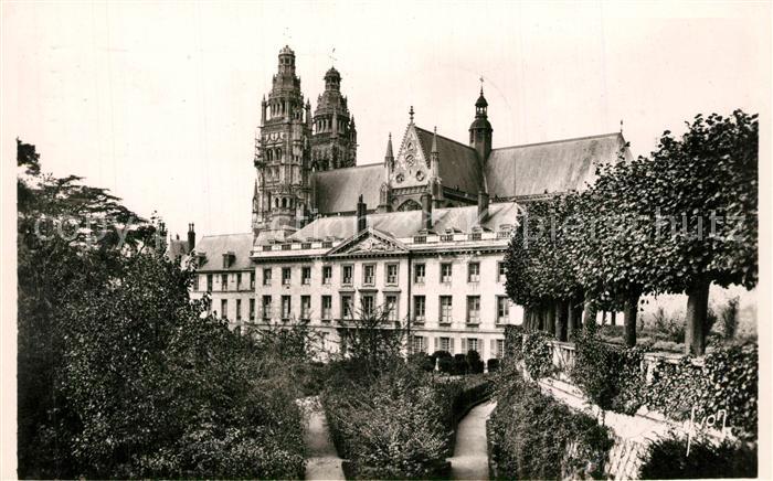Tours Indre-et-Loire Musee des Beaux Arts et la Cathedrale