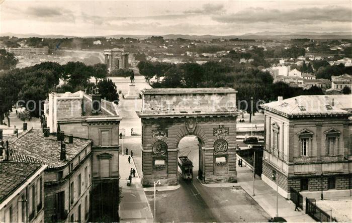 Montpellier Herault Arc de Triomphe le Peyrou au fond la Cité Universitaire