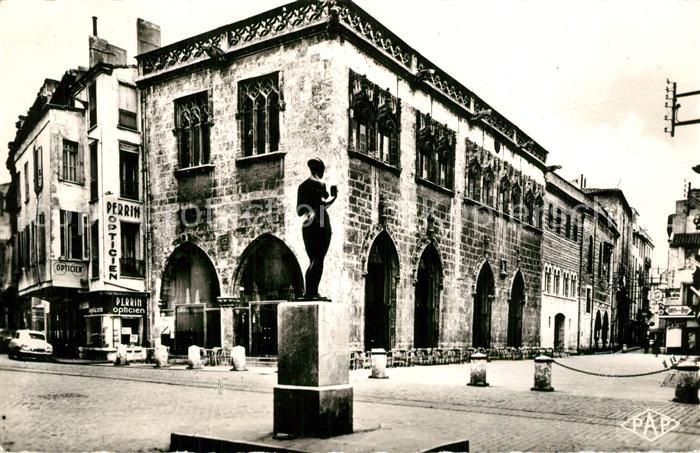 Perpignan La Loge de Mer et Cafe de France Statue Monument