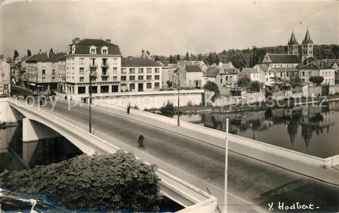 Melun Seine et Marne Pont General Leclerc Eglise