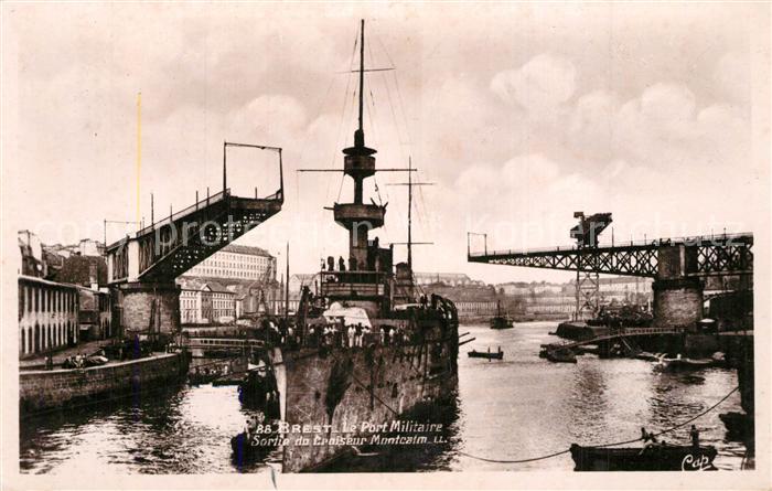Brest 29 Le Port Militaire Sortie da Croiseur Montecalm