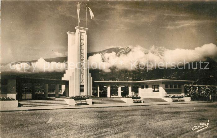 Aix-les-Bains Entree de la Plage et la Dent du Chat