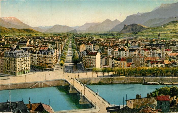 Grenoble Vue generale Place de la Bastille et Cours St Andre