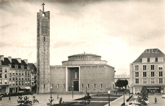Lorient Morbihan Bretagne Eglise Notre Dame des Victoires et son parvis