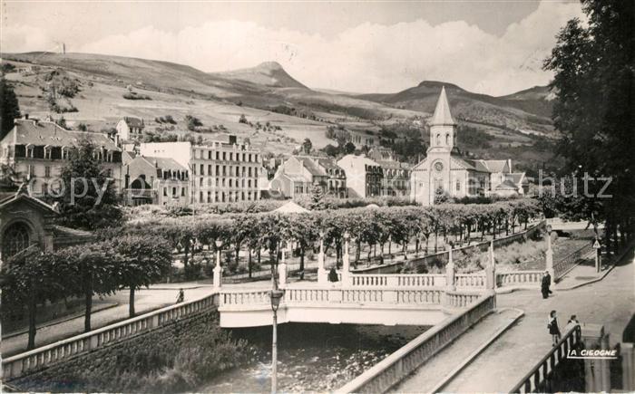 La Bourboule La Dordogne et les quais vers l'Eglise