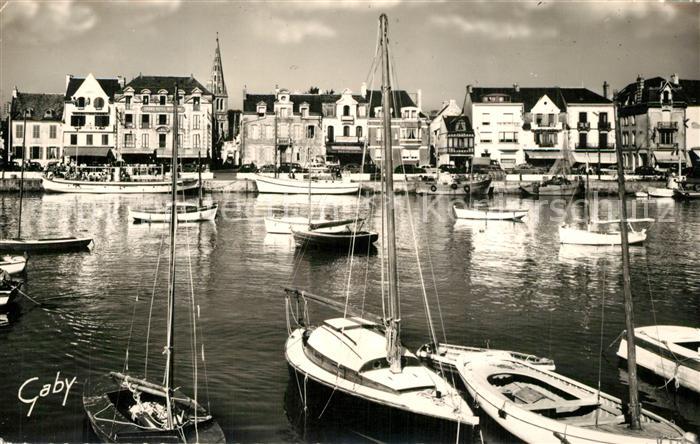 Le Pouliguen Quai Jules Sandeau des voiliers
