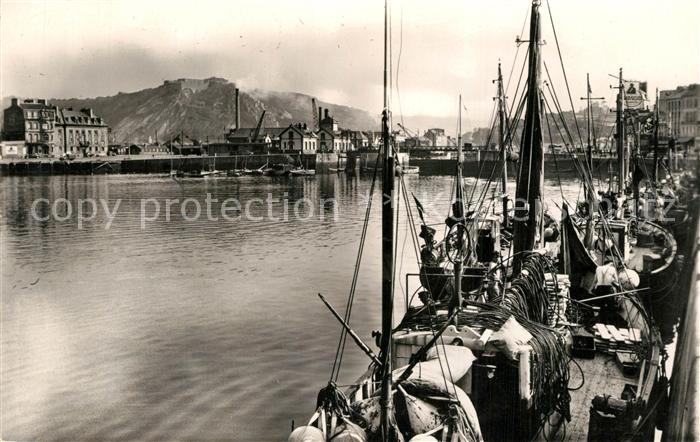 Cherbourg Avant Port et la Montagne du Roule Bate