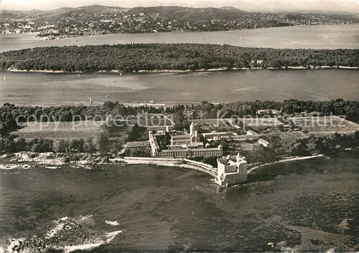 Ile Saint-Honorat Alpes Maritimes Abbaye Notre Dame de Lérins vue aérienne