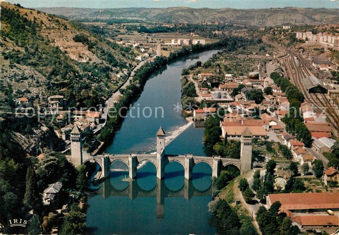 Cahors en Quercy Le Pont Valentré vue aérienne