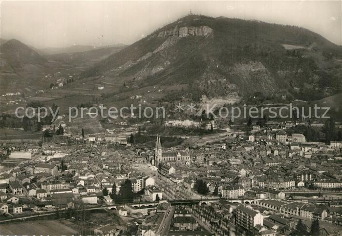 Voiron Vue aérienne au fond la Colline de Vouise