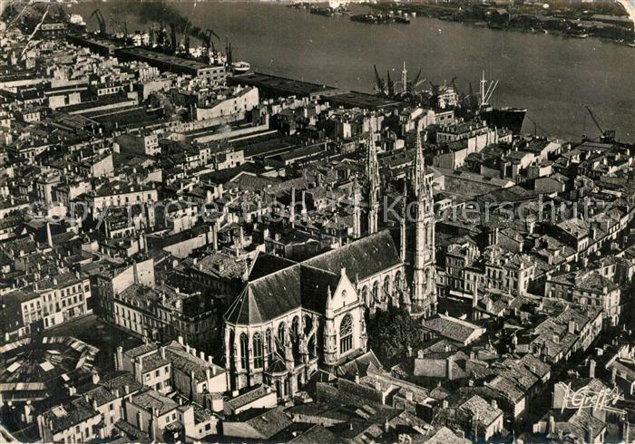 Bordeaux Eglise Saint Louis et les quais vue aérienne