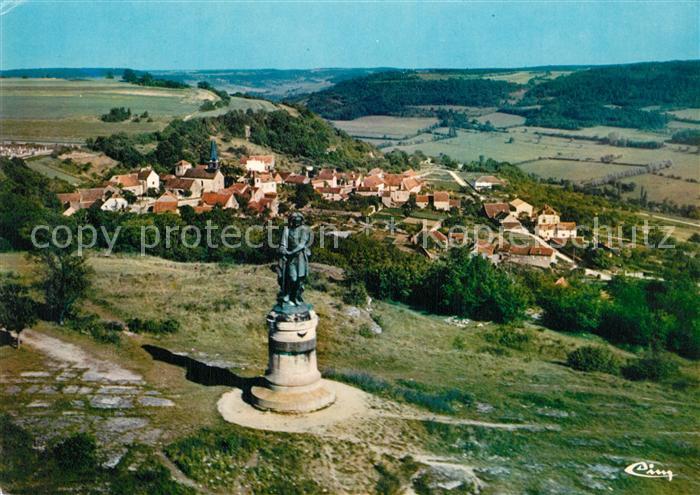 Alise-Sainte-Reine Alesia Statue de Vercingétorix et camp de César vue aérienne