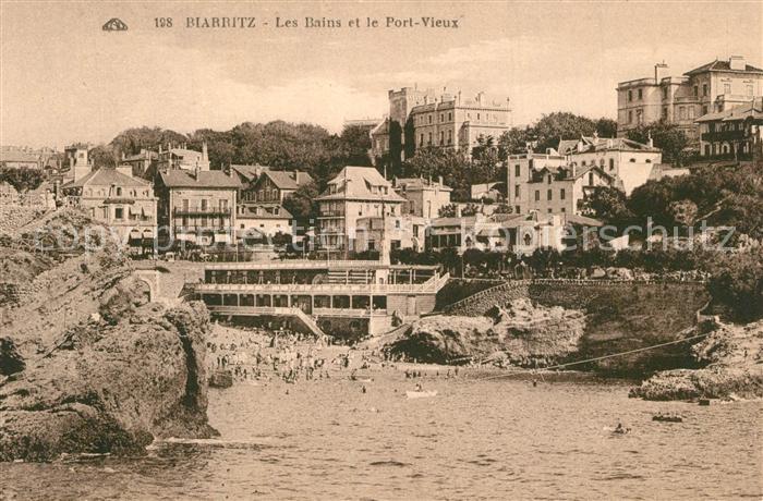 Biarritz Pyrenees Atlantiques Les bains et le port vieux